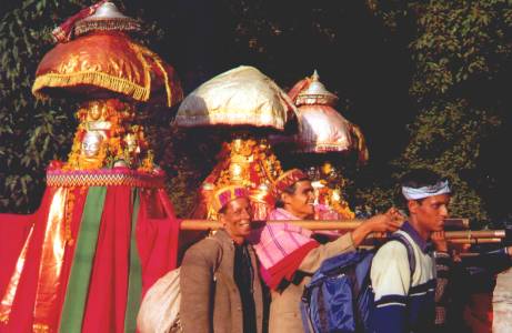 Dozens of processions journeyed along the highway over the next few days.