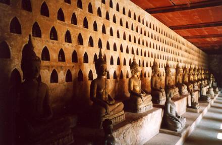 I cannot confirm this, but the temple is said to have 6,840 Buddha images, most here in the cloisters. The niches on the walls have about 2000 silver and ceramic images.