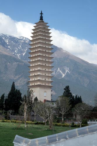 Engineers from Xian built this elegant pagoda in the mid-9th century.