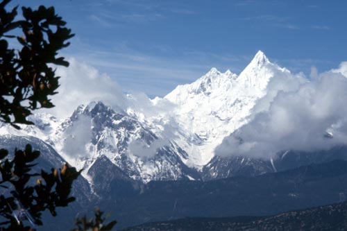 This is a telephoto view of Miacimu, also visible in the previous photo.